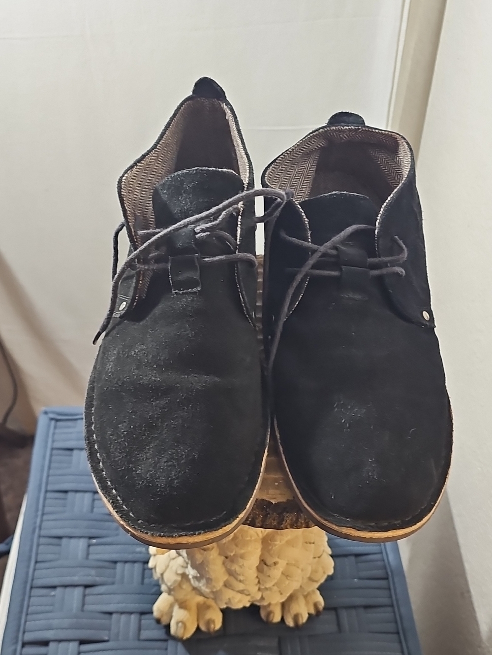 Black Suede Chukka Boots - Classic Lace-Up Style